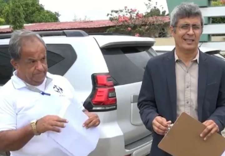 Manso chicharrón por supuesto cheque emitido a nombre de chiricano