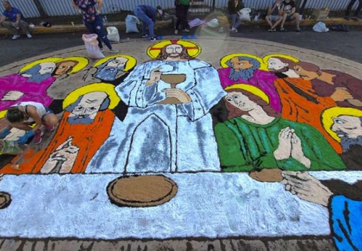 Estas alfombras serán confeccionadas por estudiantes, artistas y público en general, incluyendo alfombristas de seis países invitados.