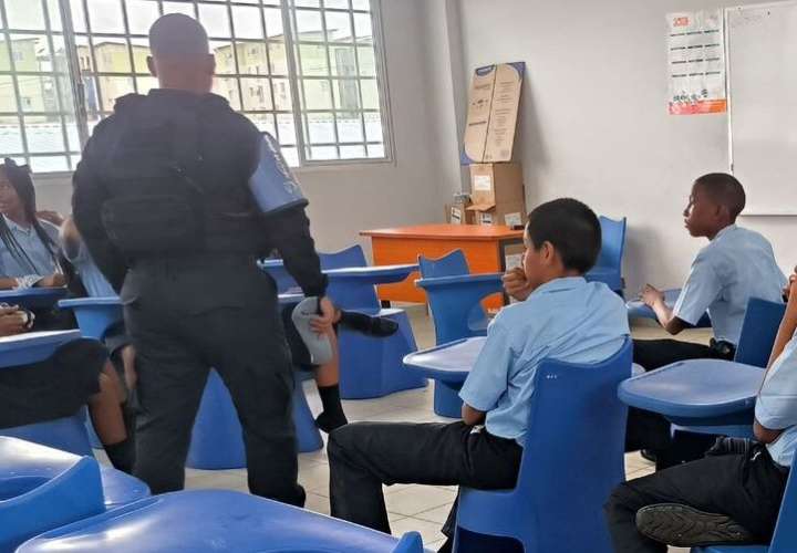 Unidades de la Policía Nacional especializados en el tema ofrecen la capacitación a los estudiantes.