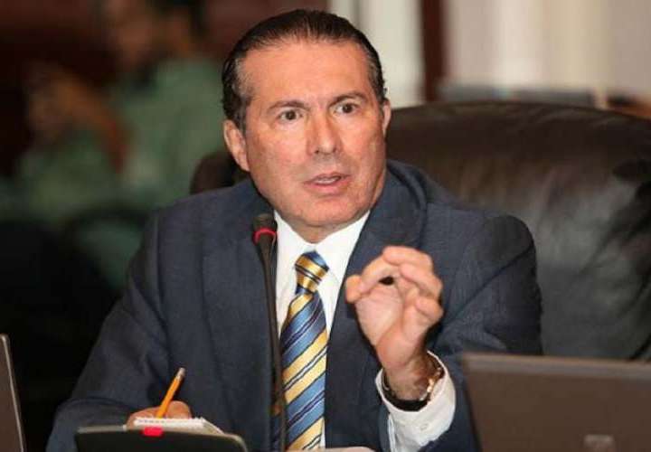 Roberto Henríquez buscará la presidencia de Cambio Democrático