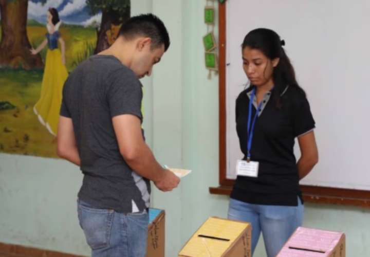 Jóvenes, los que más aumentaron su participación electoral en mayo