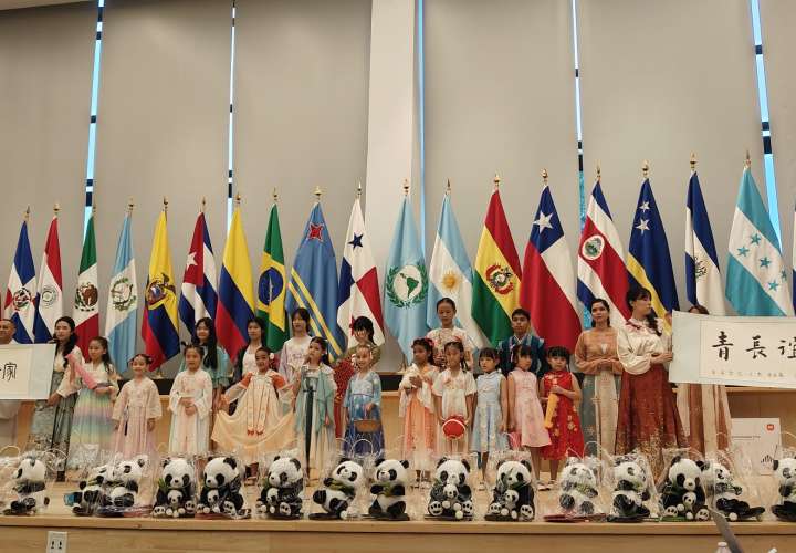 Jóvenes participaron en el “Consurso Nacional Puente Chino” 