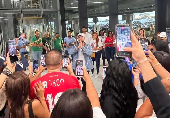 Miguel Melfi llega a Panamá. Foto: Instagram