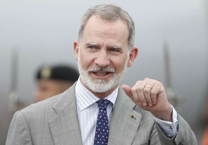 El rey de España llega a Panamá para la toma de posesión de Mulino