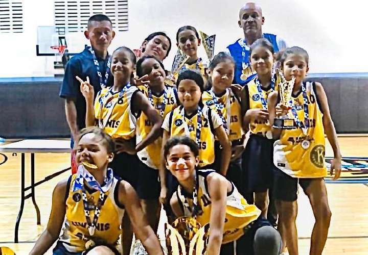 Equipo femenino U-12 del Patronato Kiwanis El Chorrillo. Foto: Cortesía