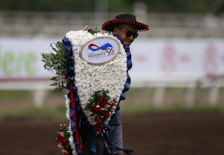 Eagle In Love gana Clásico de la República. Mulino estuvo presente