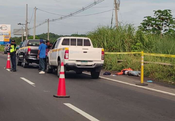 Lo hallan muerto en la autopista