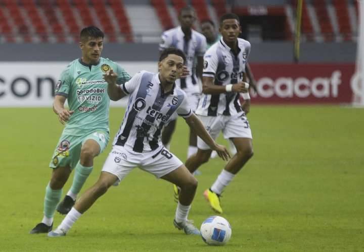 Tauro pasa pena en la Copa Centroamericana