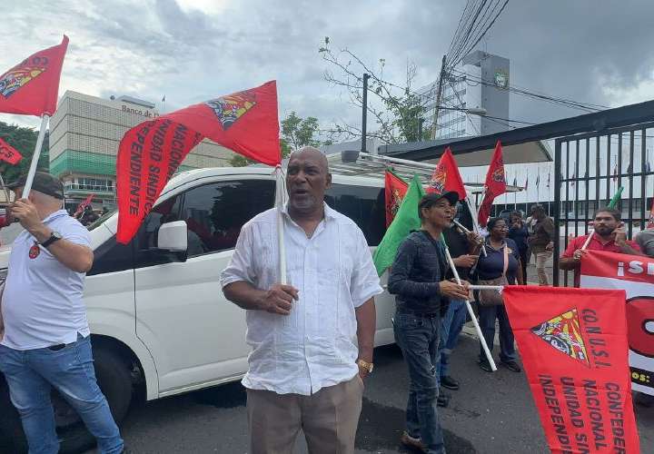 Movimiento popular protesta contra Dino Mon en la Asamblea