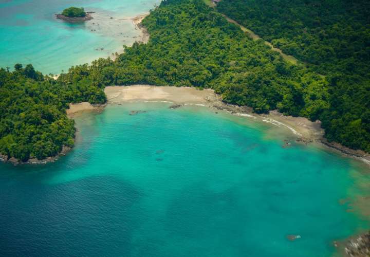 Navarro confirma plan de conservación e investigación en Isla Coiba