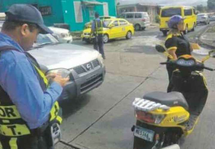 La conductora de una mototaxis multada por la ATTT en el año 2016.