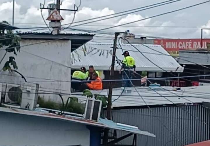 El pasado 4 de septiembre, un hombre sufrió una descarga eléctrica mientras soldaba el techo de un almacén en Paso Canoas.