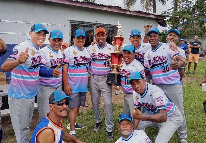 Equipo “The Whip” gana el campeonato provincial de veteranos en Colón