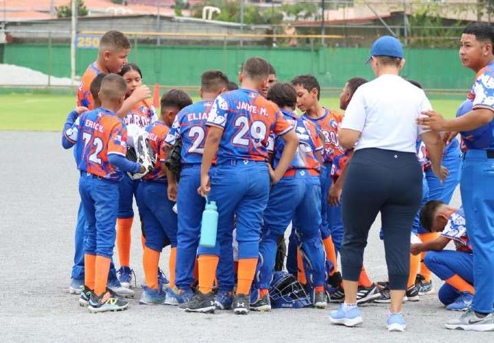 Panamá Este sigue firme en Nacional U-10 de Béisbol