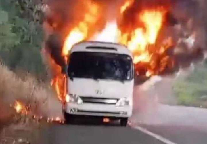 Se quemó el bus del Meduca