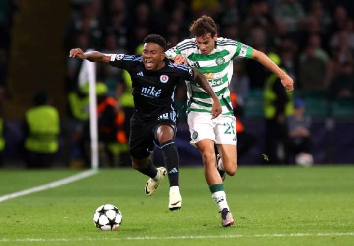 César Blackman durante su partido de debut en la 