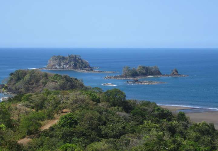 Vista al mar desde una de las lujosas residencias.