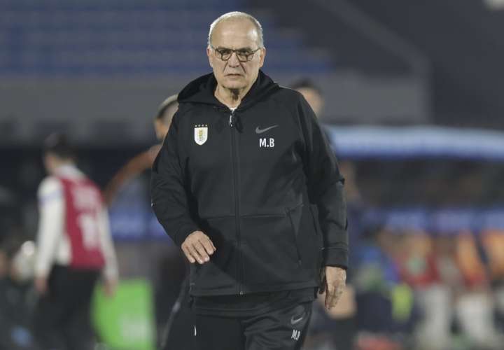 Marcelo Bielsa destaca sus "ilusiones" en nuevos jugadores