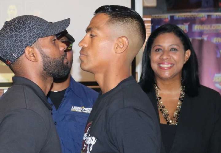 Jezreel Corrales (izq.) y Ricardo Núñez junto a la promotora Rouss Laguna. Foto: Cortesía