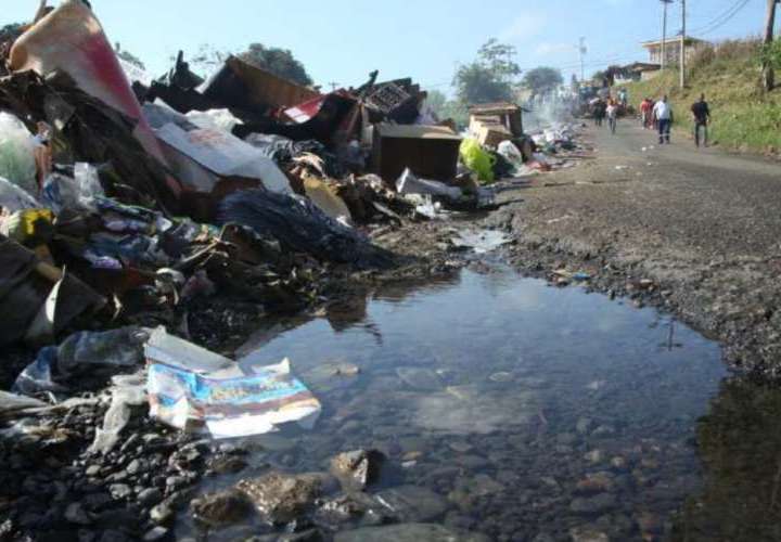 Multas hasta de $10 mil por cachibaches en basureros