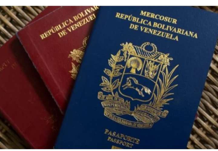 Pasaportes vencidos de venezolanos podrán ser usados por 6 meses 