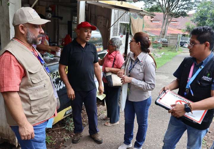 Inspección en puestos de venta de alimentos alrededor del Oncológico