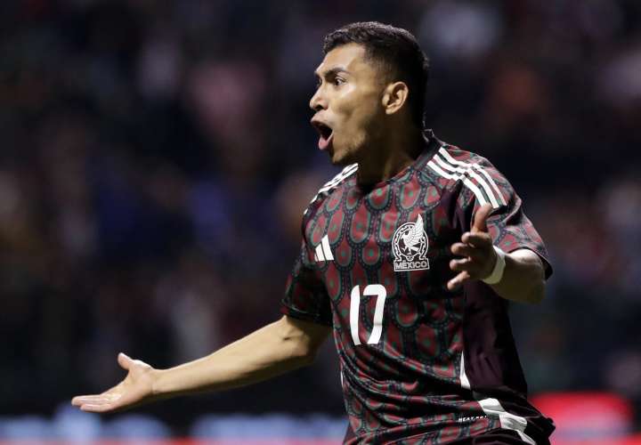 Orbelín Pineda de México, reacciona ante el Valencia FC. /Foto: EFE