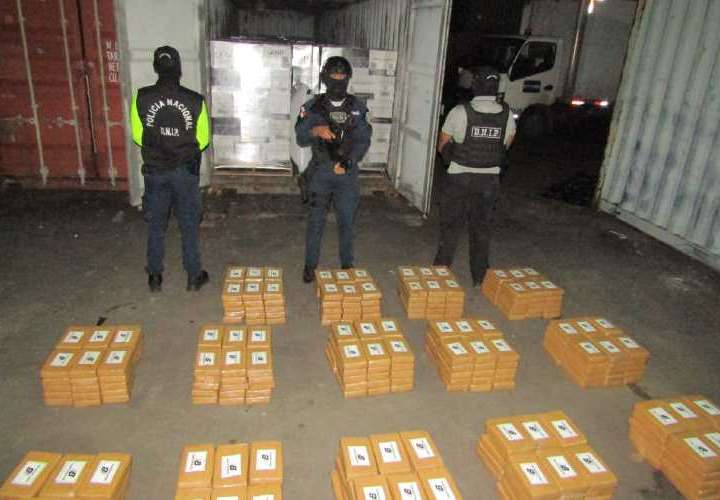 Decomisan cargamento de droga en puerto