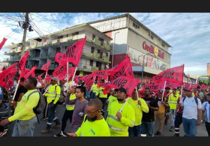 Tensa, pero tranquila marcha en defensa de la CSS