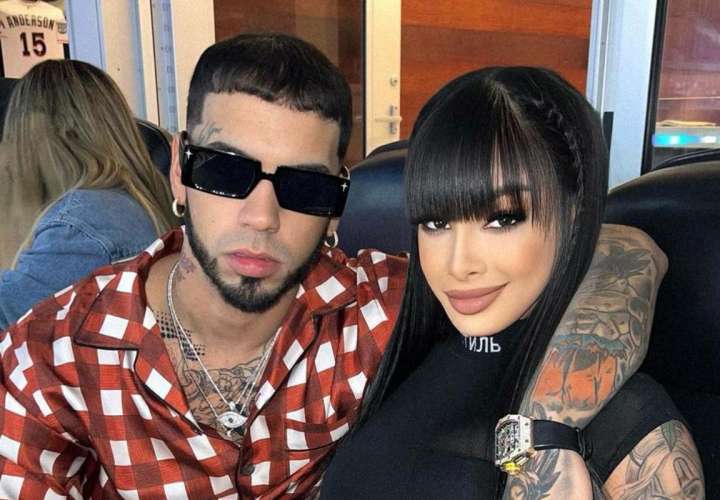 Anuel le firmó los papeles a Yailin para que su hija viaje a EEUU