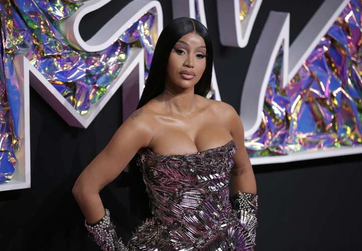 Cardi B cancela un concierto al ser hospitalizada por una emergencia