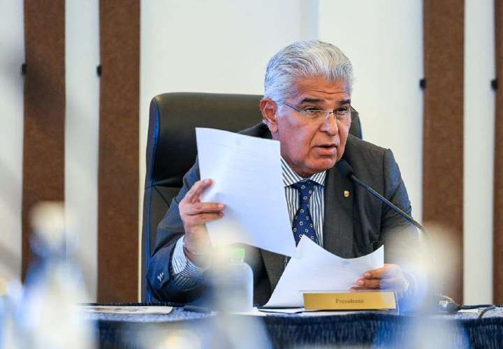 Mulino sancionan Ley que aumenta déficit fiscal y suspende aportes al FAP