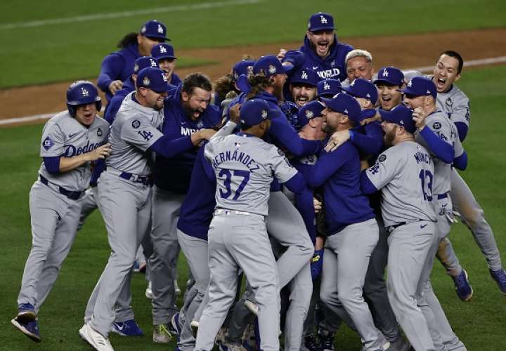 Jugadores de los Dodgers celebran la conquita de la Serie Mundial. Foto: EFE