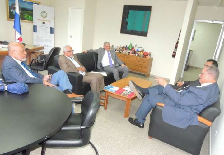 El Dr. Camilo Alleyne y el Dr. Jaime Gutiérrez participaron en la reunión. Foto: Cortesía