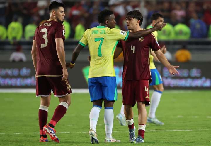 Vinícius falla penalti para Brasil, que empata ante Venezuela