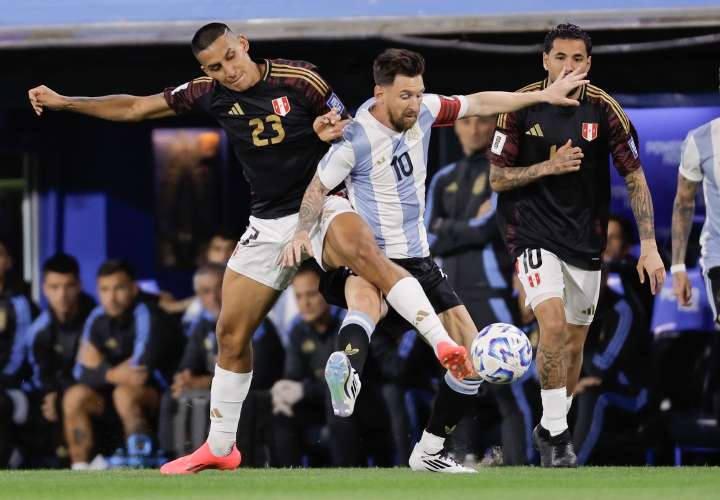 Argentina termina el 2024 como líder con un golazo de Lautaro