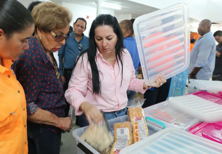 Gobernación reparte ayuda a familias afectadas por lluvias