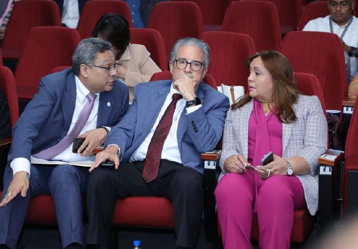 Diputados piden documentos reque repartidos sobre CSS