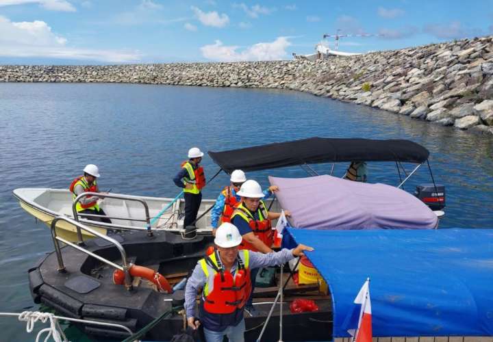 Comunidades furiosas: "No eran dos peces muertos" cerca de la mina