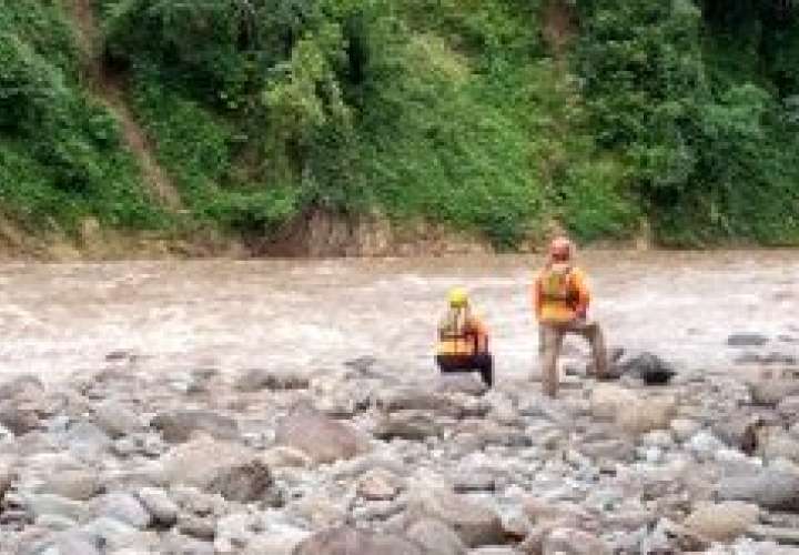 Se activa personal de Sinaproc en búsqueda del ciudadano desaparecido en el río.