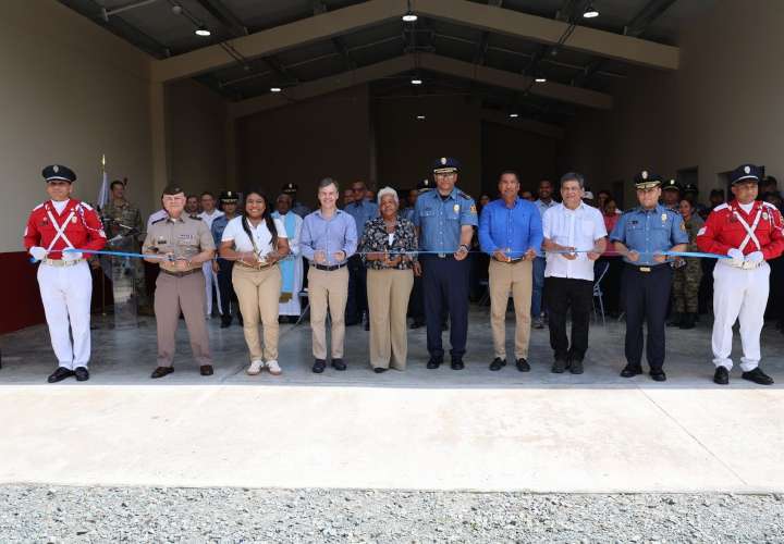 Comando Sur y embajada de EEUU entregan cuartel a bomberos de Panamá