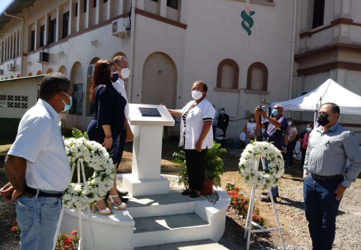 Rinden homenajes a funcionarios del Minsa muertos por Covid-19