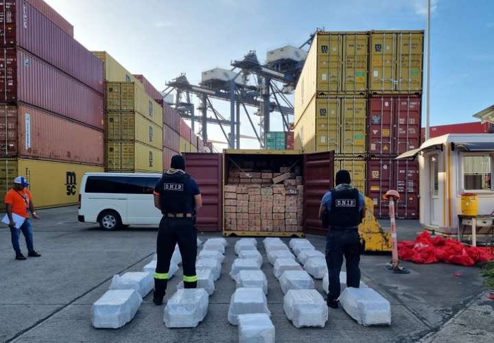 Incautan más de mil paquetes de drogas en puerto de Colón 