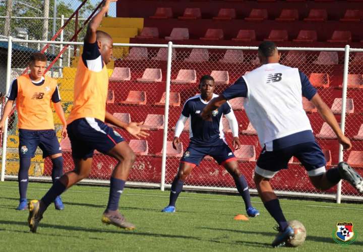 La preselección Sub-20 de Fútbol de Panamá entrenó bajo la dirección de Julio Dely Valdes