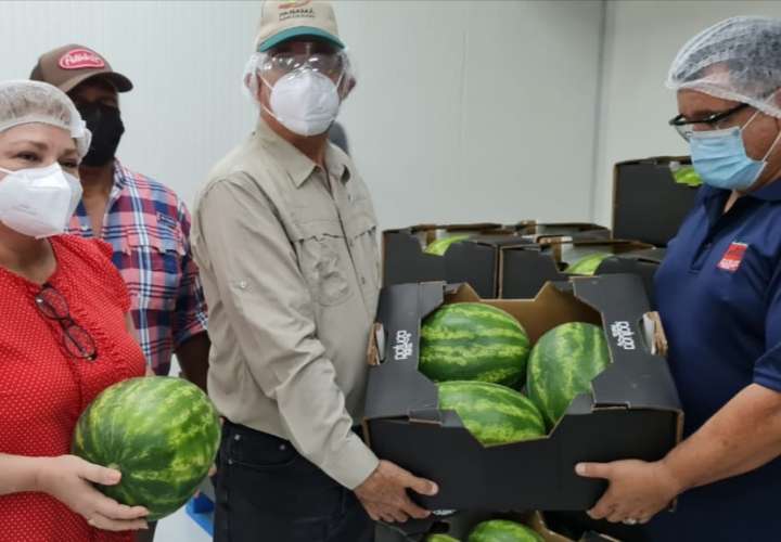  Las autoridades agropecuarias evaluaron la producción de la fruta