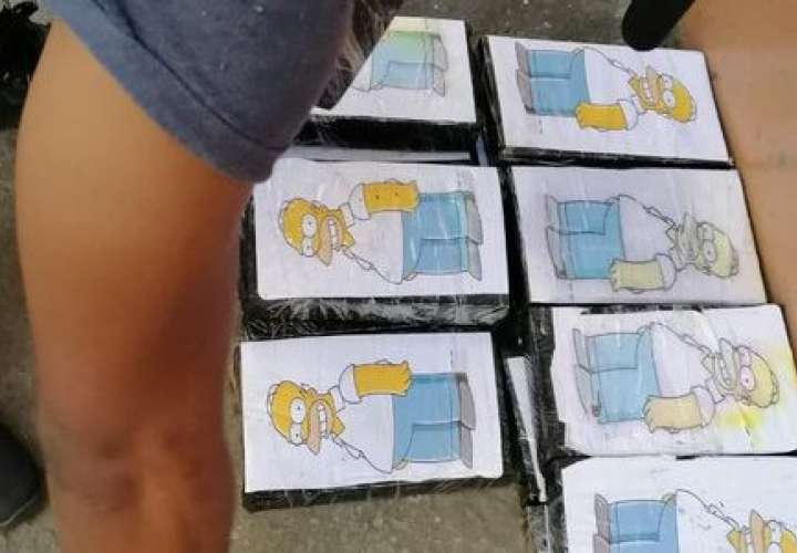 Atrapan a dos narcocriollos con 20 paquetes de droga en Juan Díaz