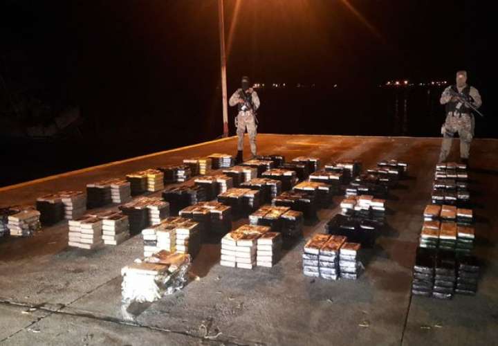 Incautan  1,066 paquetes de cocaína y 5 detenidos en Isla Grande