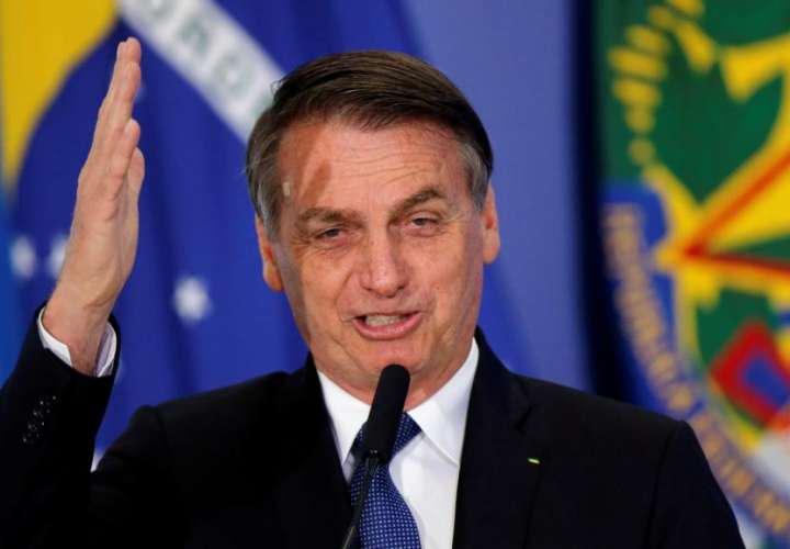 Bolsonaro pide 'hacer caca día sí, día no' para cuidar el medioambiente