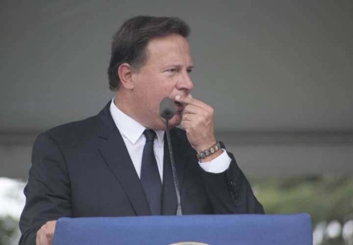 Niegan salida del país al expresidente Varela 