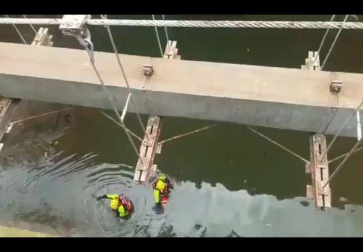 Hombre se lanza al cauce del río Juan Díaz (Video)